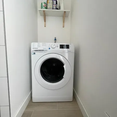 Une Coloc En - 329 Apartment *